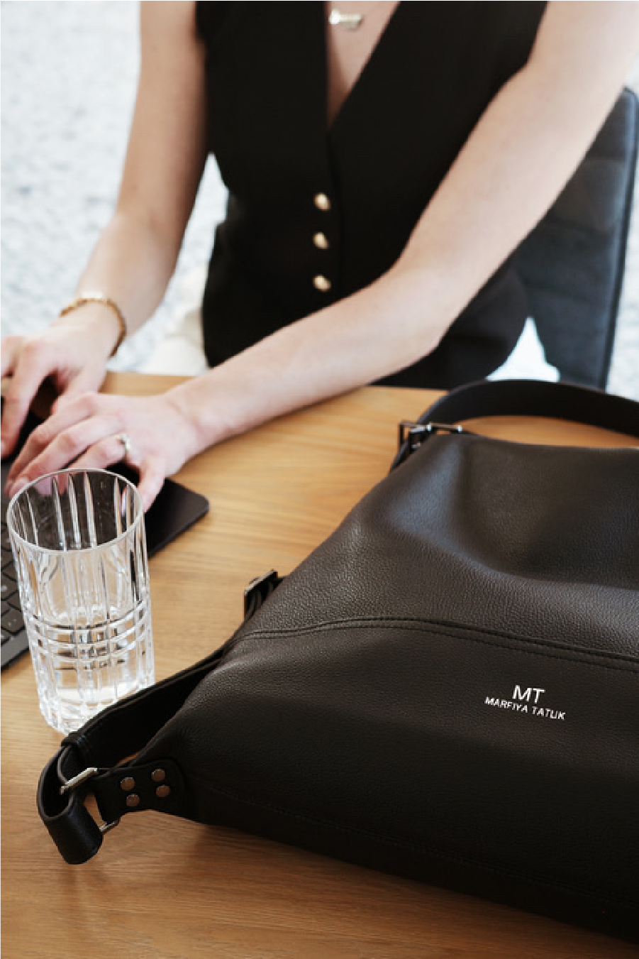 MT Versa - Multifunctional, Premium Calf Nappa Leather